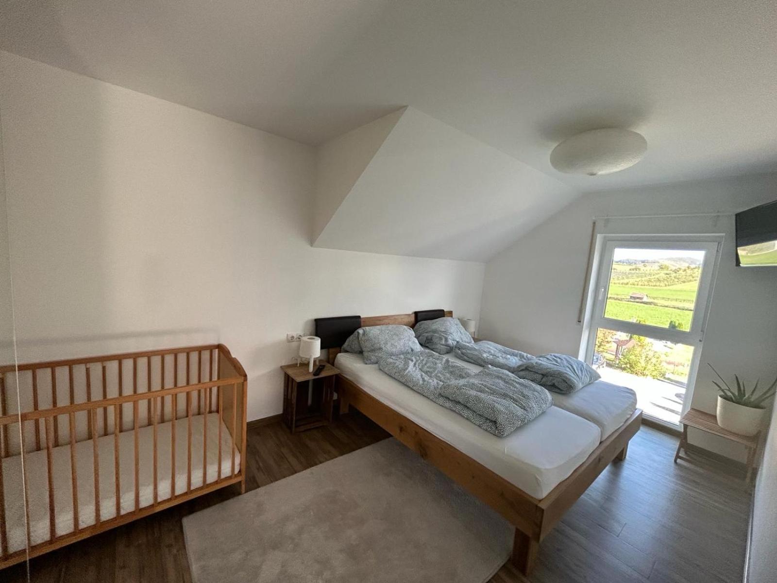 3 Zimmer Neubauwohnung In Der Schwaebischen Toskana Löwenstein Exterior foto